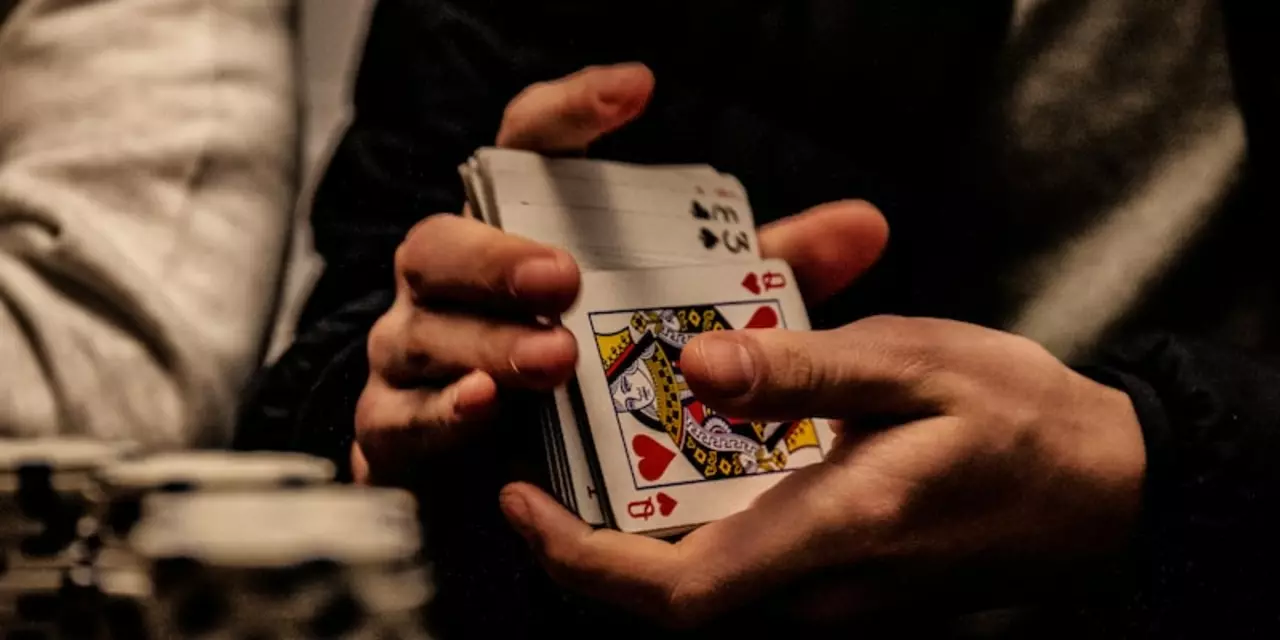 How do cards 'talk' in poker?
